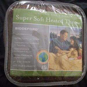 Luxuriously warm & cozy super soft heated throw